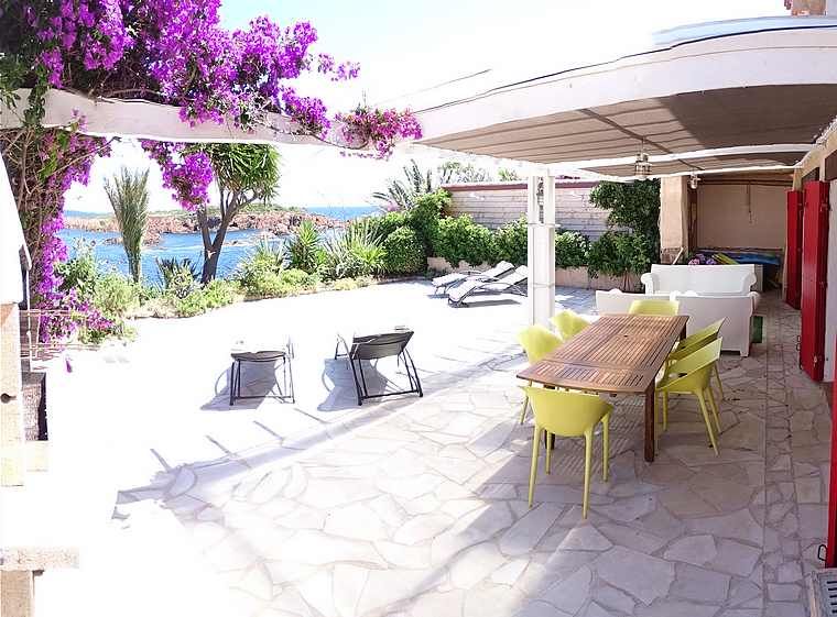 South France holiday accommodation beachfront villa in Agay