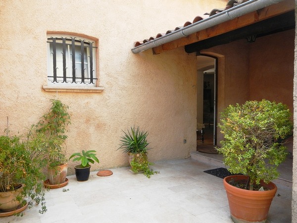 House rental for 8 persons with pool Frjus Var Esterel. 